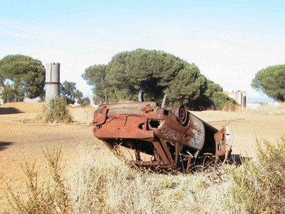 Coche quemado y volcado (2003)