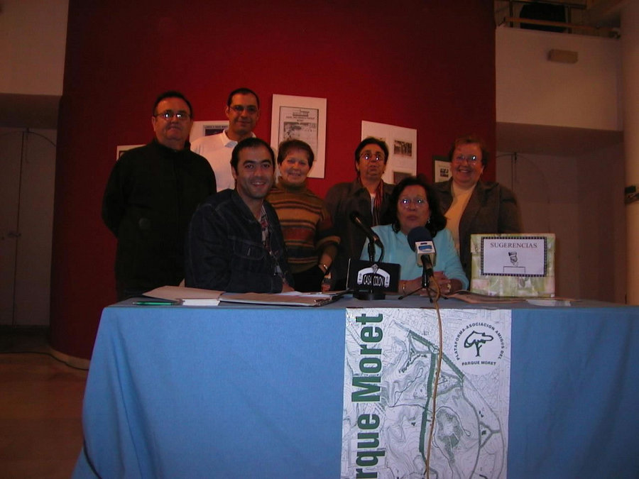 Exposición fotográfica en la Casa Colón (2004, foto 7 de la inauguración)