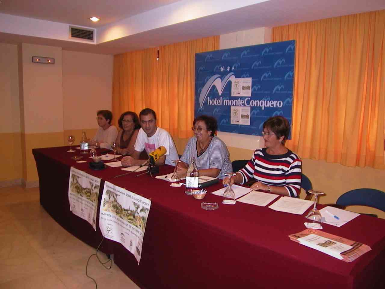 Rueda de prensa (2003)